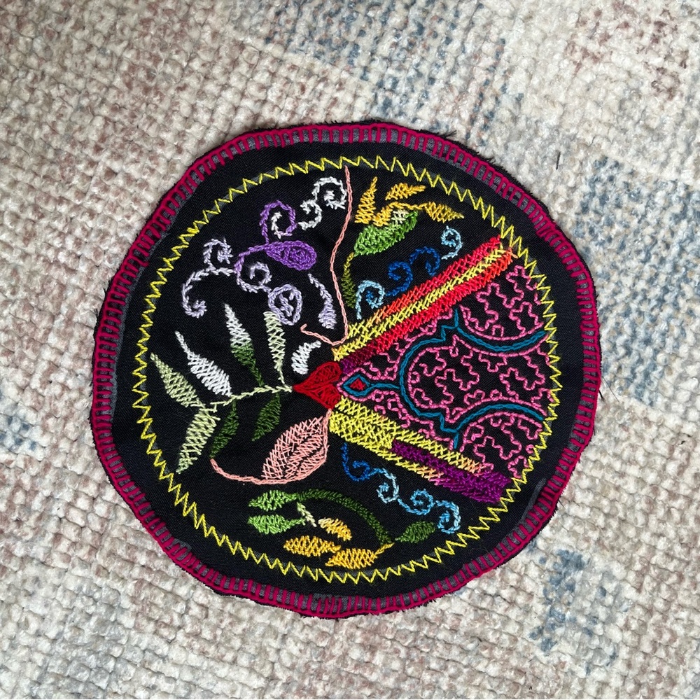Shipibo Altar Cloth | Round Embroidered Tapestry | Sacred Ceremony | Mini